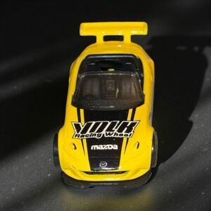 Hot Wheels 2015 Mazda MX-5 Miata Die Cast Car 1:64 Scale